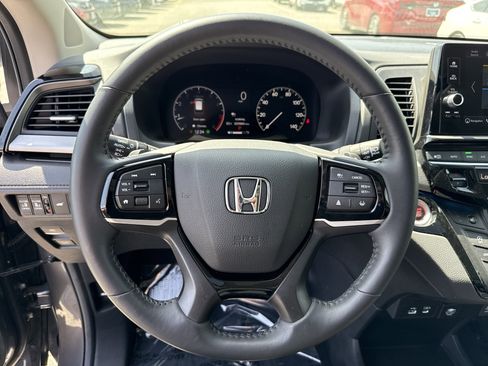 Used 2025 Honda Odyssey Touring image 18