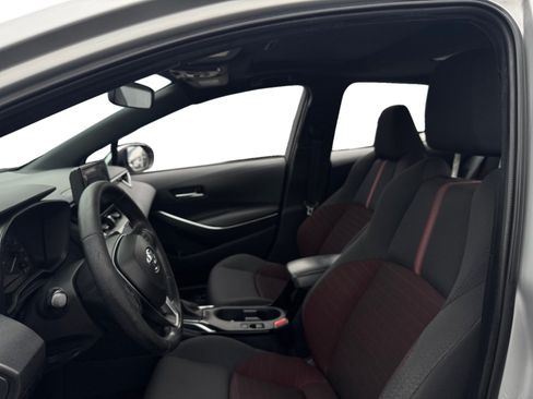 Used 2023 Toyota Corolla SE w/ SE Premium Package FWD image 9