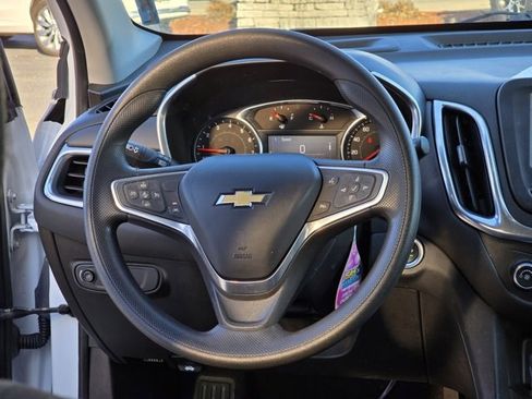 Used 2022 Chevrolet Equinox LT image 21