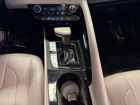 Used 2021 Hyundai Elantra Limited image 37