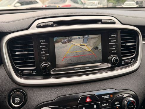 Used 2017 Kia Sorento AWD w/ LX Convenience Package image 26