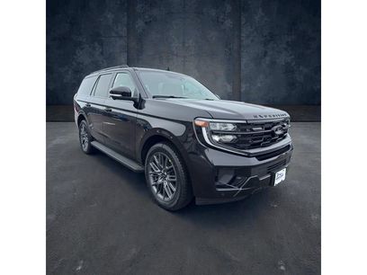 New 2026 Ford Expedition Platinum w/ Stealth Appearance Package