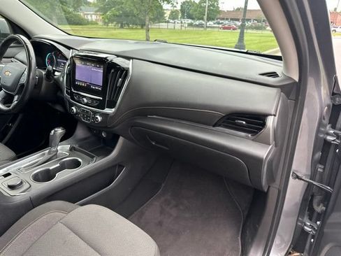 Used 2020 Chevrolet Traverse LT FWD image 31