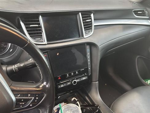 Used 2020 INFINITI QX50 Luxe w/ Navigation Package FWD image 13
