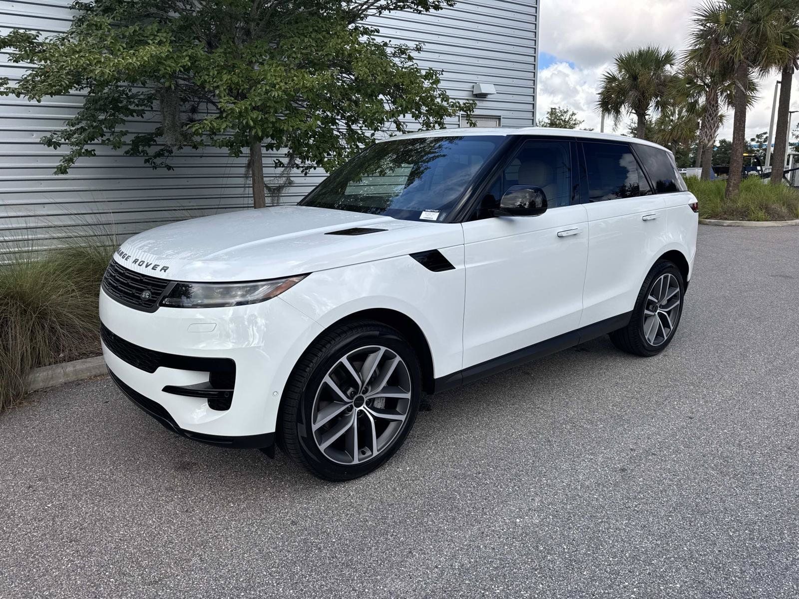 New 2027 Land Rover Range Rover Sport SE AWD/4WD image 1