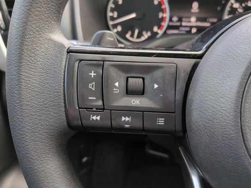 Used 2022 Nissan Rogue SV FWD image 22