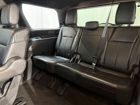 Used 2020 Ford Expedition XLT w/ Equipment Group 202A RWD image 18