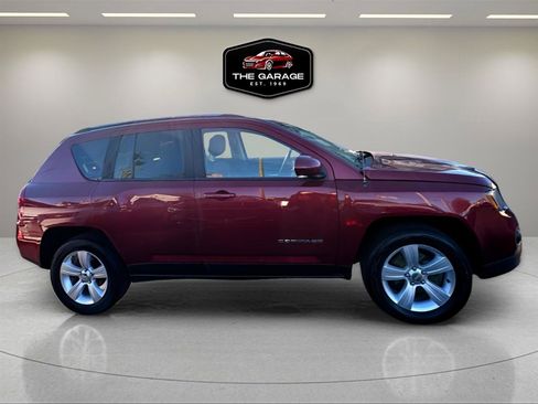 Used 2015 Jeep Compass Latitude AWD/4WD image 5