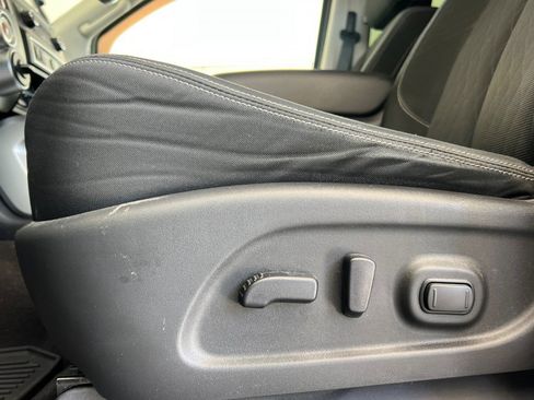 Used 2017 Nissan Titan SV AWD/4WD image 13