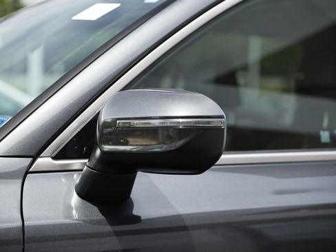 Used 2024 Kia Telluride LX FWD image 11