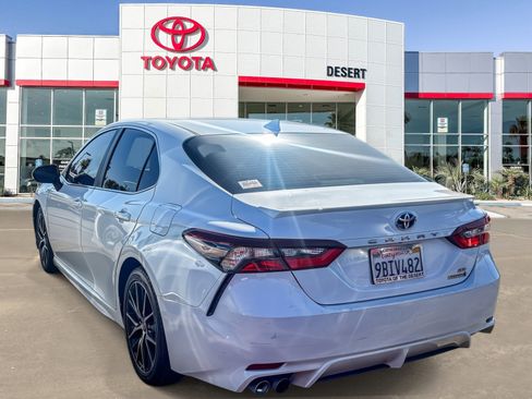 Used 2022 Toyota Camry SE w/ Audio Upgrade Package FWD image 5