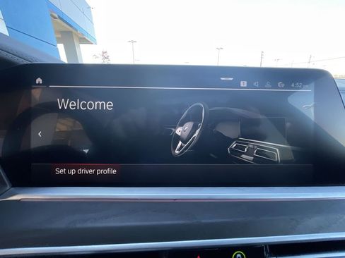 Used 2022 BMW X7 xDrive40i w/ M Sport Package AWD/4WD image 13