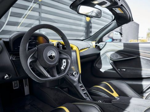 Used 2020 McLaren 720S Luxury image 2