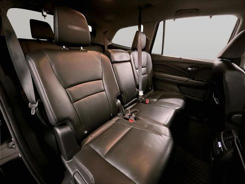 Used 2020 Honda Pilot Touring image 27