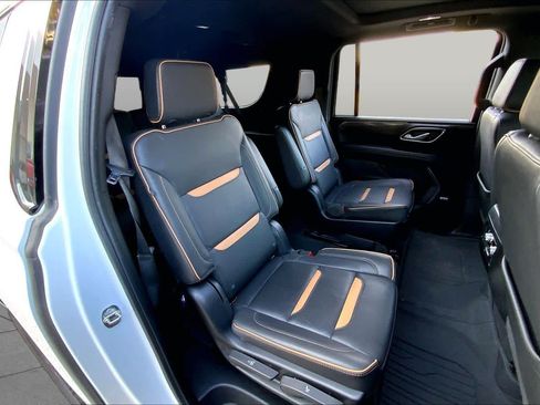 Used 2024 GMC Yukon XL AT4 w/ AT4 Premium Plus Package AWD/4WD image 39