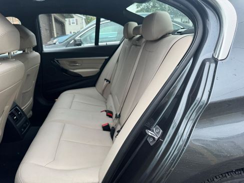 Used 2017 BMW 330i xDrive Sedan AWD/4WD image 8