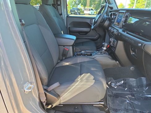 Used 2022 Jeep Wrangler Unlimited Sport AWD/4WD image 22