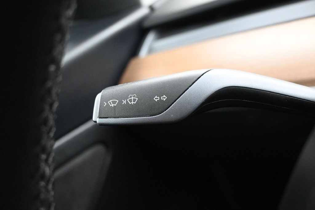 Used 2020 Tesla Model 3 Standard Range Plus RWD image 19