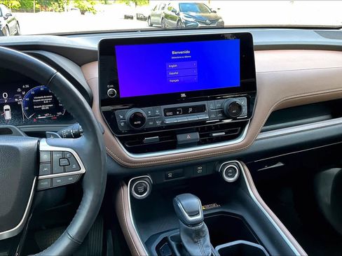 Certified 2024 Toyota Grand Highlander AWD image 7