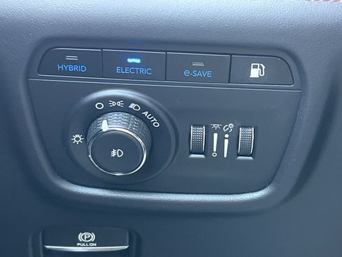 Used 2023 Jeep Grand Cherokee Summit AWD/4WD image 33
