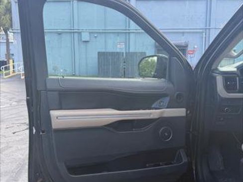 Used 2024 Ford Expedition Limited AWD/4WD image 22