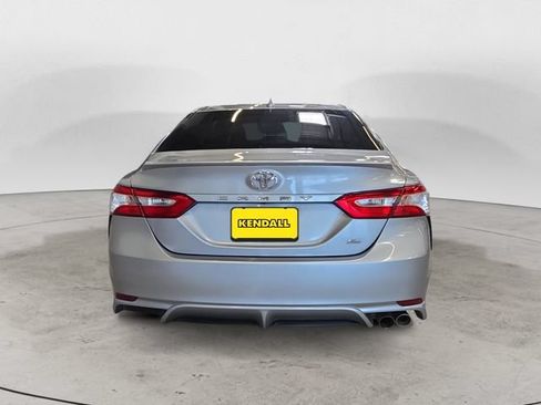 Used 2020 Toyota Camry SE FWD image 6