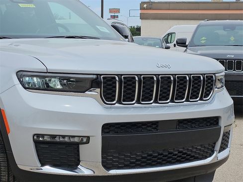 New 2025 Jeep Grand Cherokee L Limited image 7