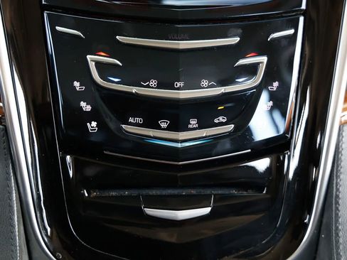 Used 2016 Cadillac Escalade 2WD image 33