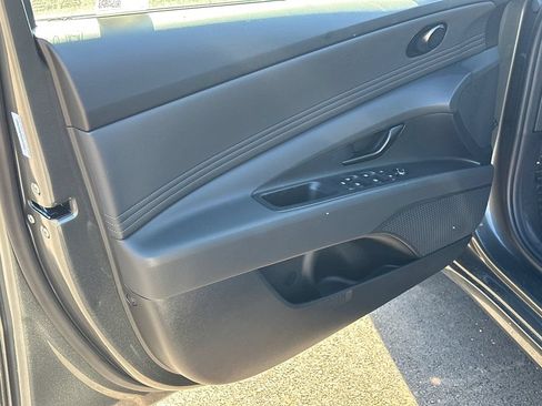 Certified 2025 Hyundai Elantra Sport FWD image 10
