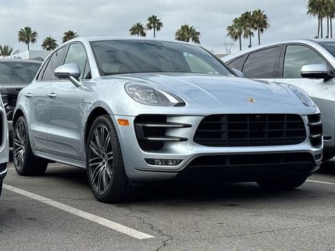 Used 2018 Porsche Macan Turbo AWD/4WD image 2