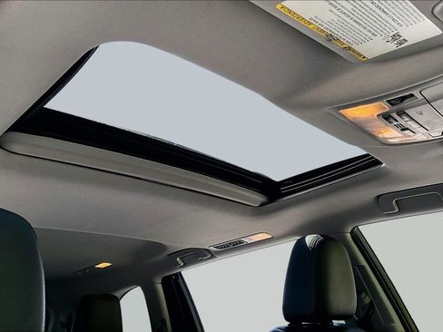 Used 2014 Toyota Highlander XLE image 20