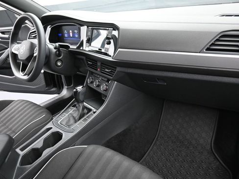 Used 2022 Volkswagen Jetta Sport image 14