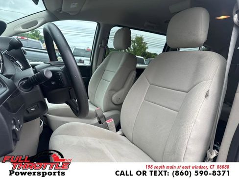 Used 2012 Dodge Grand Caravan SXT image 21
