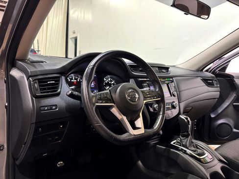 Used 2018 Nissan Rogue S w/ S Value Package image 9