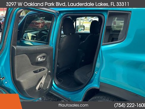Used 2021 Jeep Renegade Latitude AWD/4WD image 20