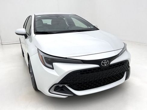 Used 2023 Toyota Corolla XSE FWD image 3