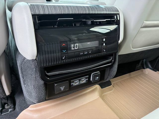 Used 2022 Jeep Wagoneer Series III AWD/4WD image 63