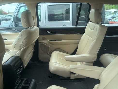 Used 2021 Jeep Grand Cherokee L Limited image 10