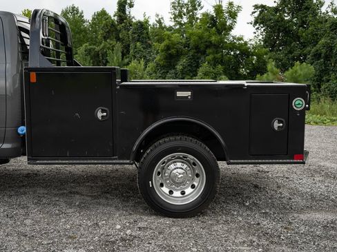 New 2026 RAM 4500 4x4 Crew Cab DRW w/ Laramie Trim Package image 16