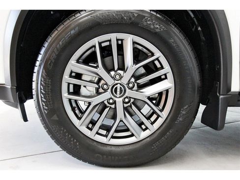 Certified 2024 Nissan Rogue S image 29