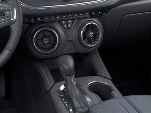New 2025 Chevrolet Blazer LT image 23