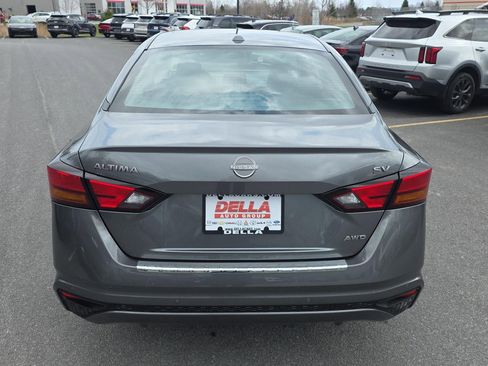 Used 2023 Nissan Altima 2.5 SV image 8