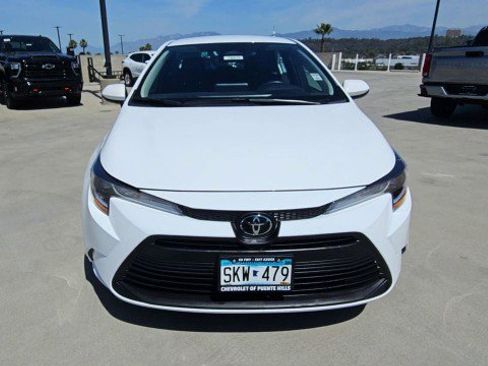 Used 2025 Toyota Corolla LE image 3