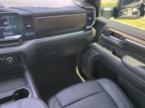 Used 2024 Chevrolet Silverado 2500 High Country w/ High Country Premium Package AWD/4WD image 18