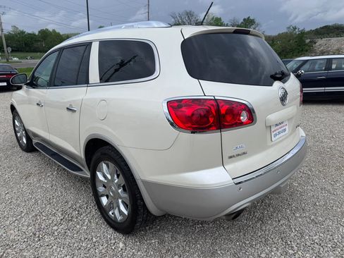 Used 2010 Buick Enclave CXL image 4