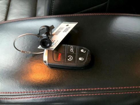 Used 2023 Dodge Durango GT image 13