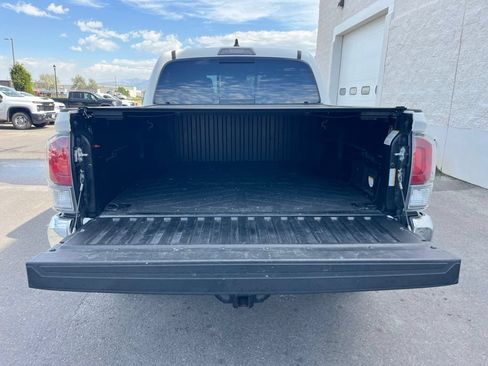 Used 2022 Toyota Tacoma TRD Off-Road AWD/4WD image 26