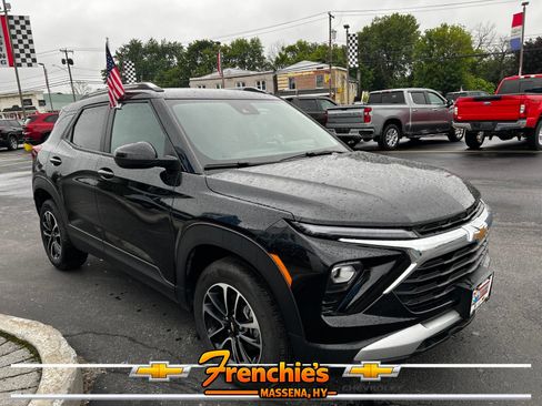 Used 2026 Chevrolet TrailBlazer LT AWD/4WD image 3