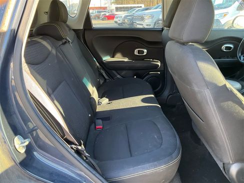 Used 2015 Kia Soul + image 13