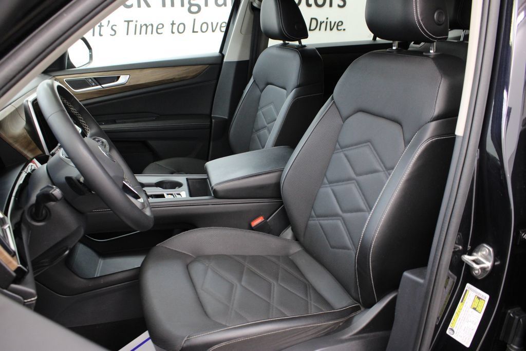 Used 2024 Volkswagen Atlas SE AWD/4WD image 9